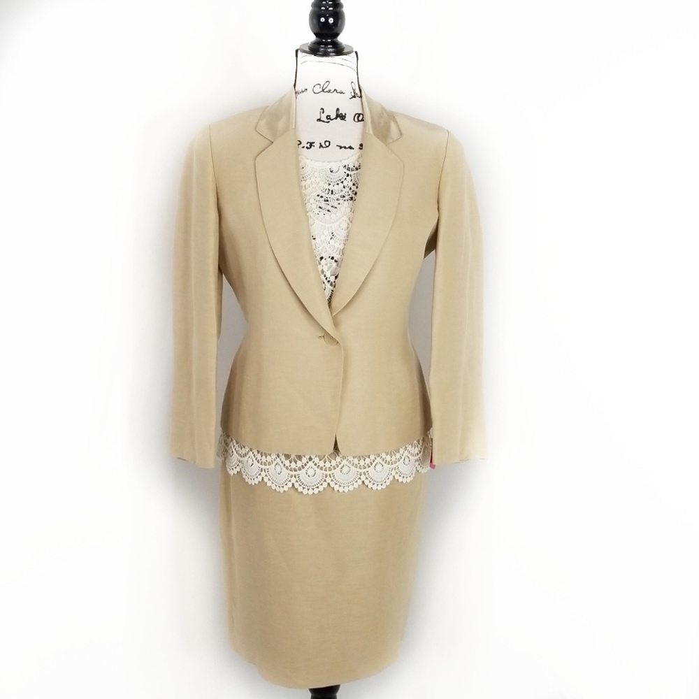 DANA BUCHMAN ▪ Vintage Linen/Silk Gold Suit, EUC